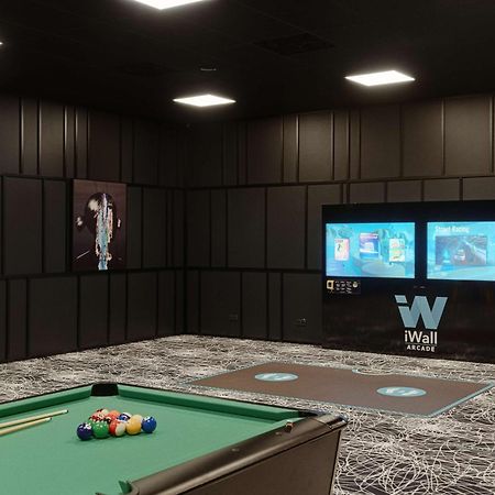 Radisson Blu Resort & Conference Center, Ostroda Mazury Exteriör bild A pool table with a wall mounted TV