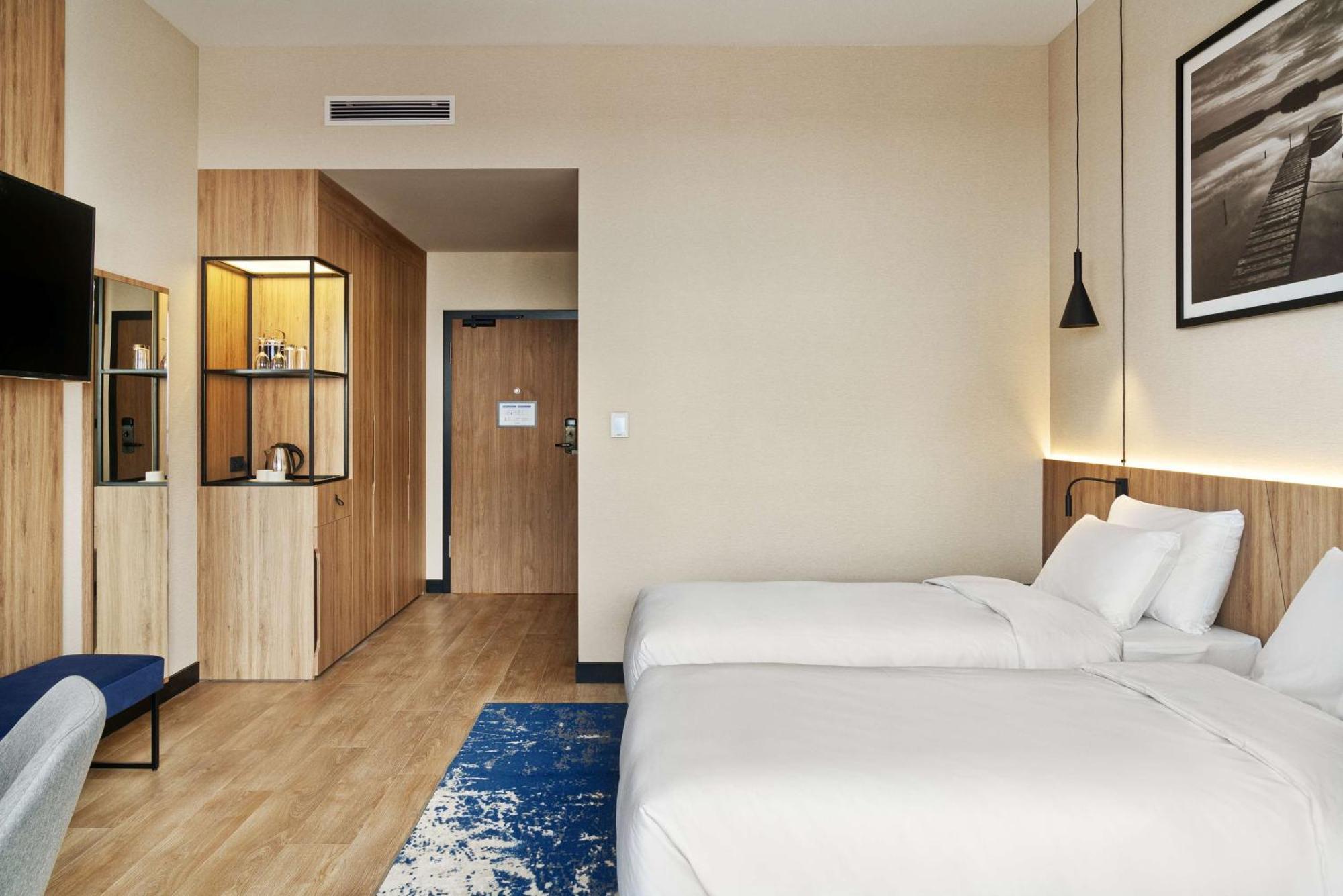 Radisson Blu Resort & Conference Center, Ostroda Mazury Exteriör bild A room at the hotel