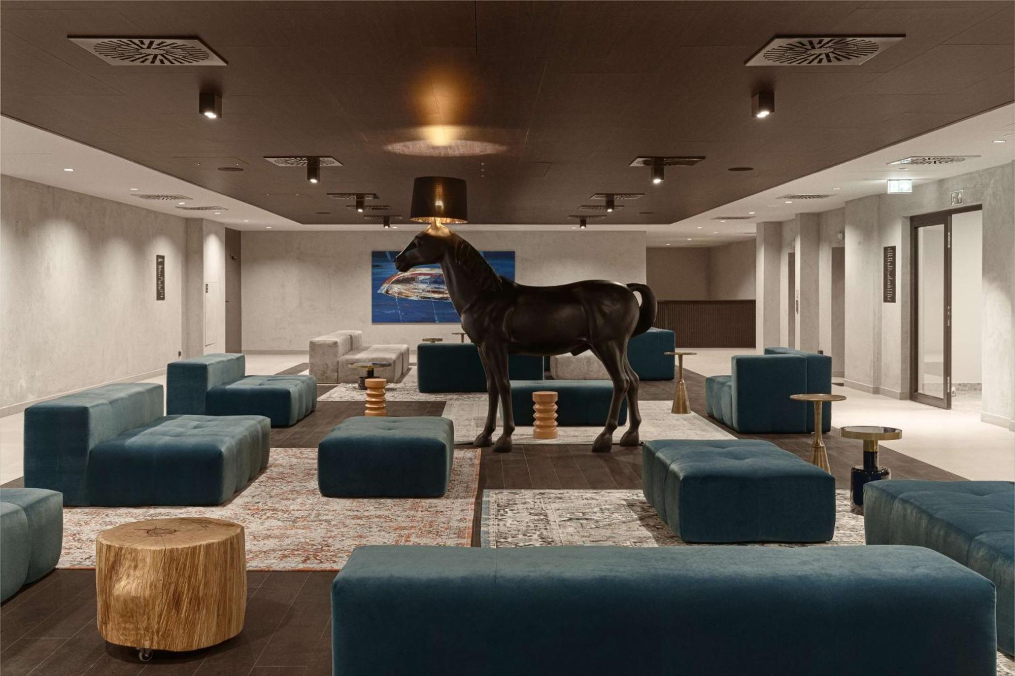 Radisson Blu Resort & Conference Center, Ostroda Mazury Exteriör bild The interior of the new terminal