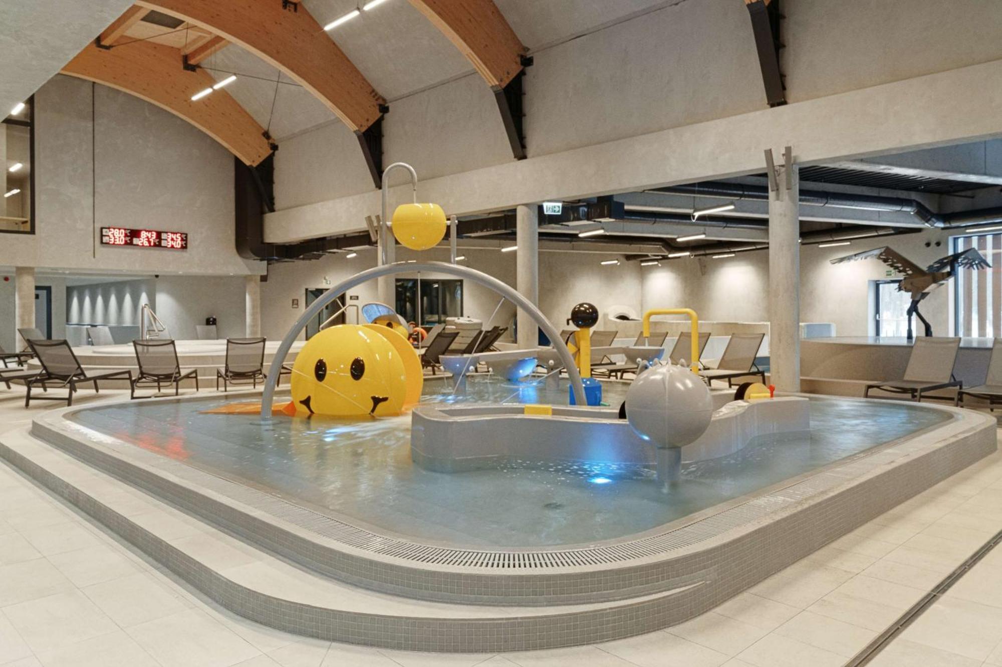 Radisson Blu Resort & Conference Center, Ostroda Mazury Exteriör bild The children's pool